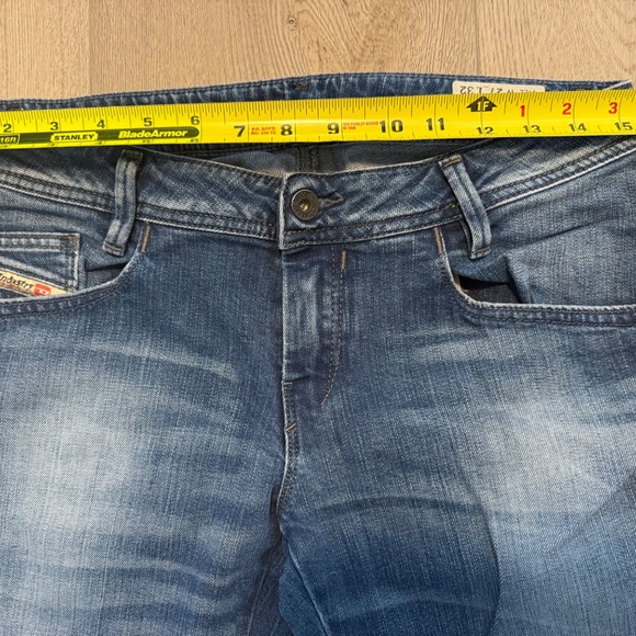 Diesel Newz Jeans (Size 27) - Picture 11 of 15
